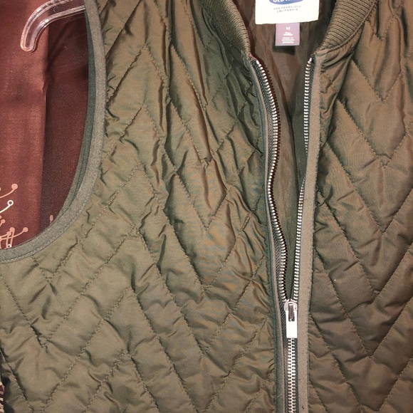 OLD NAVY Quilted Army Green Vest Size Medium M - Picture 3 of 6